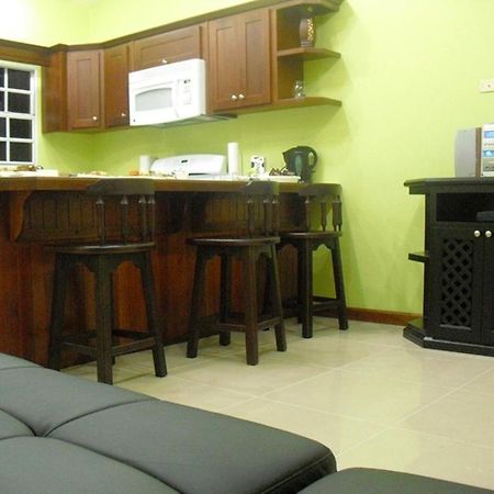 Piarco Village Suites Exteriér fotografie